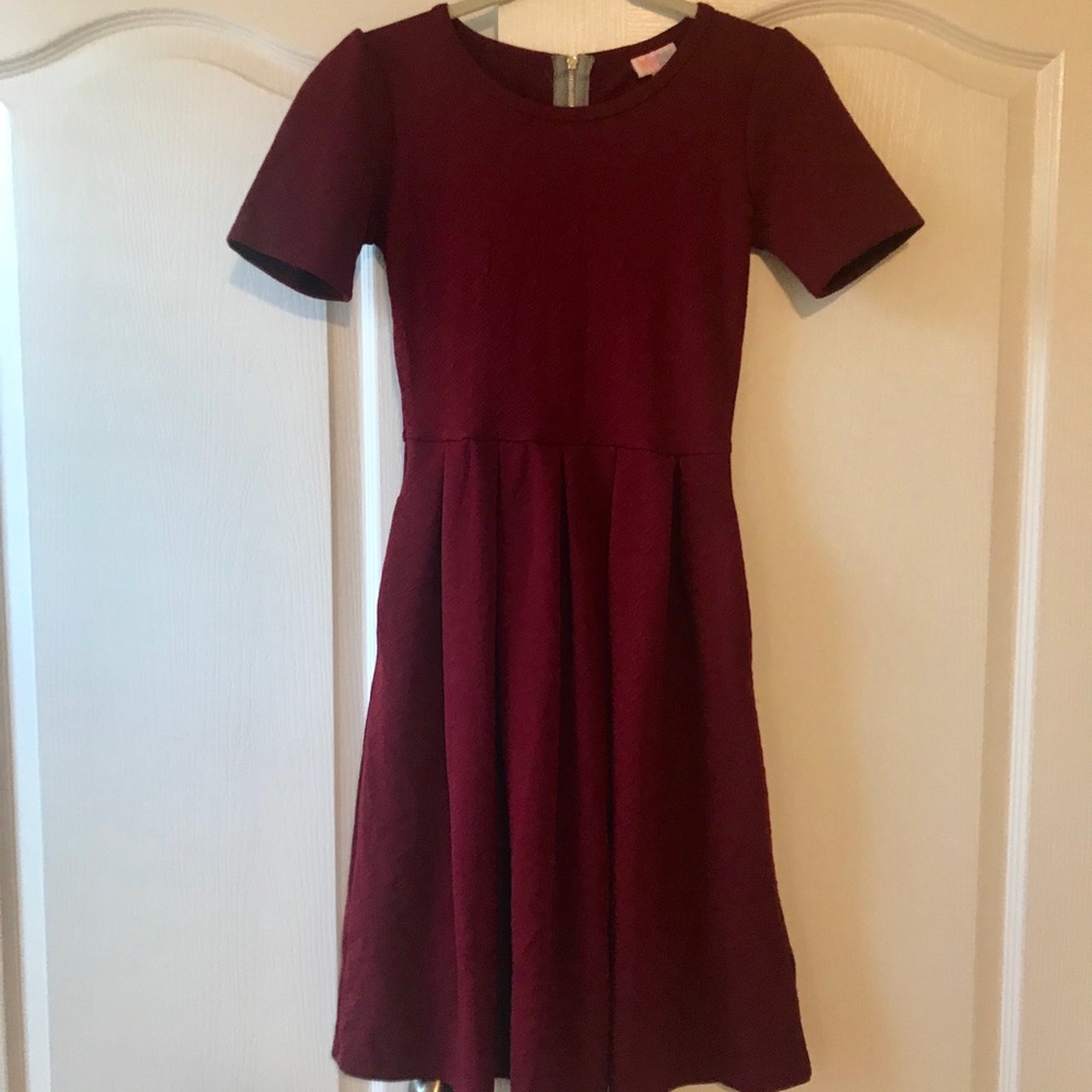 NWOT LuLaRoe Amelia, Dark-Red/Wine Color, Size XS